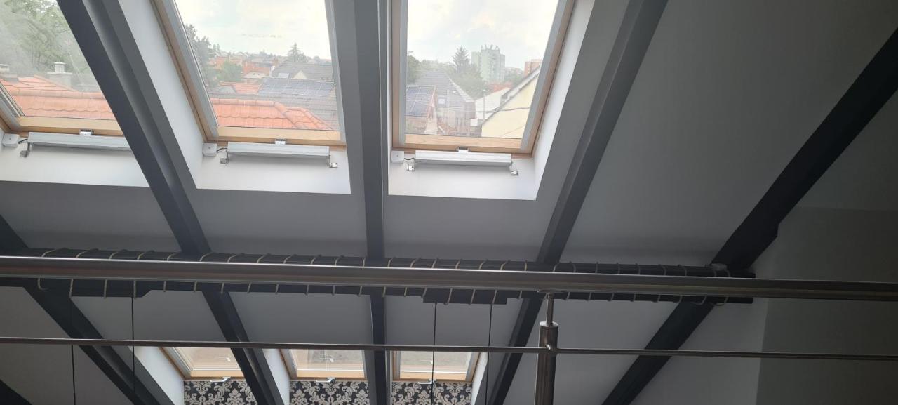 Travertin Eger Exteriör bild