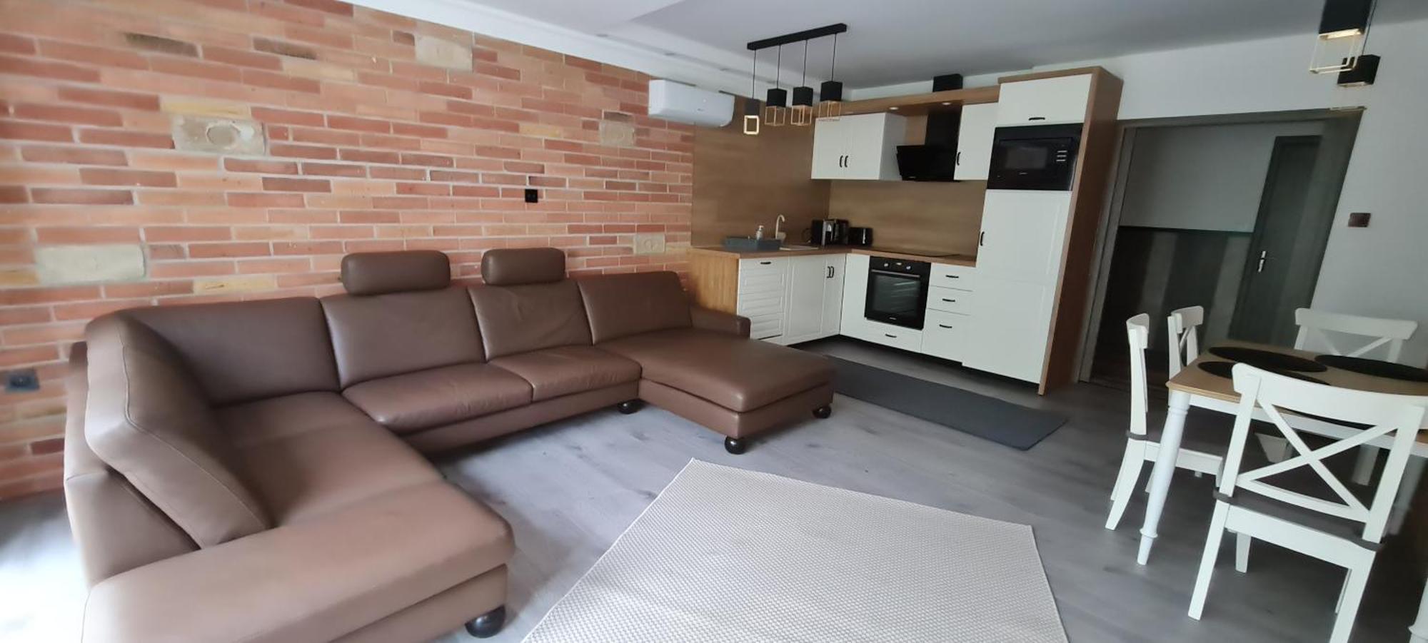 Travertin Eger Exteriör bild